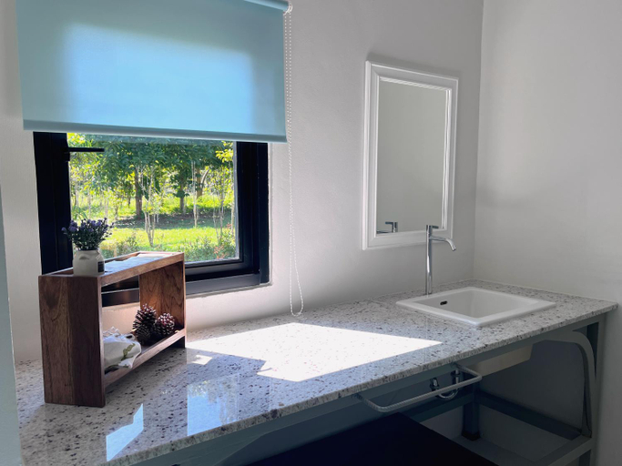 Bathroom 28