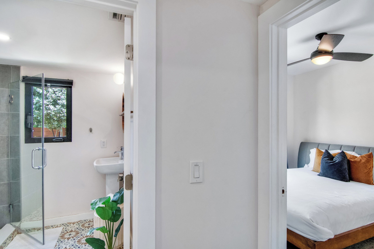Bedroom 2, 5BR Sleeps 14 w/ In-law Suite & Bbq!, Broward