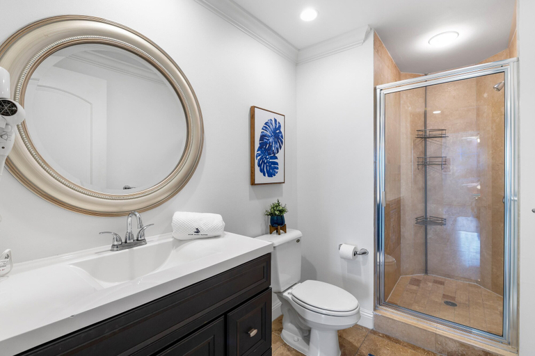 Bathroom 4, Indigo West 1101, Escambia