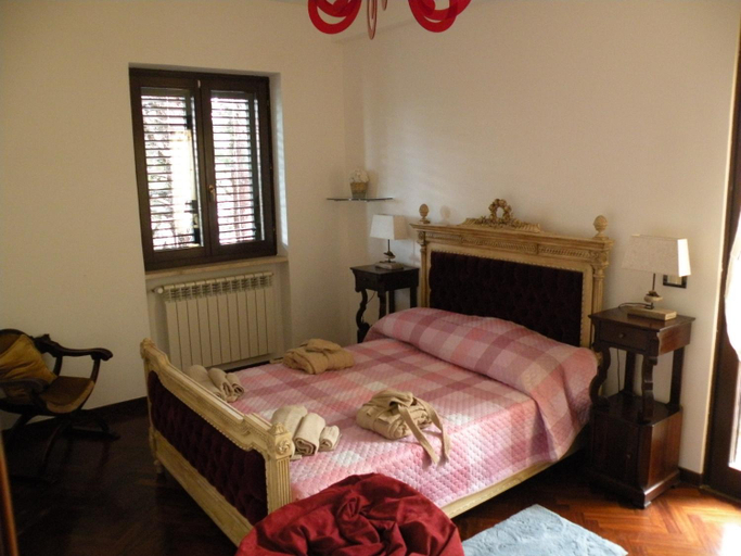 Others 2, Villa Carlotta di Carlotta Ercolano, Isernia
