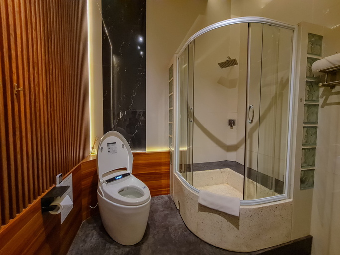 Bathroom 24