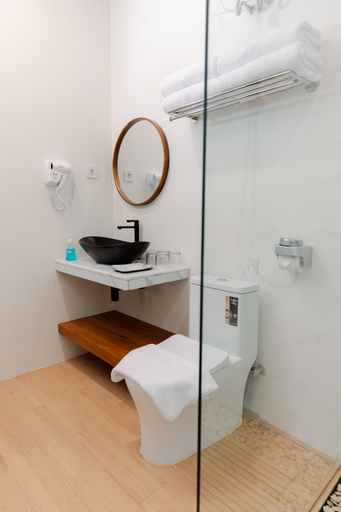 Bathroom 5