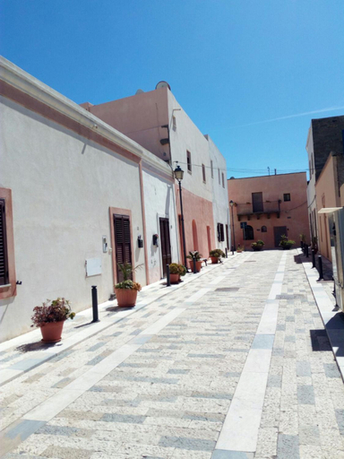 Others 3, A casa du zu Toto, Trapani