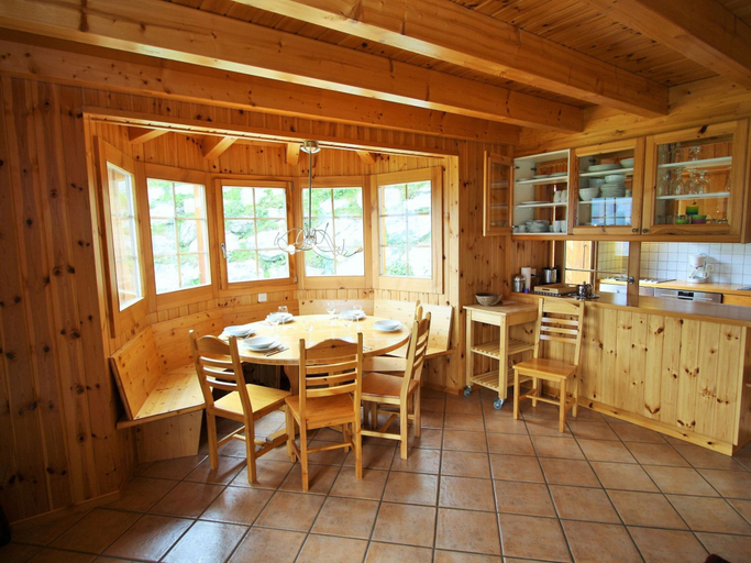 Food & Drinks, Chalet in Rhone Valley near Ski Lift, Hérens