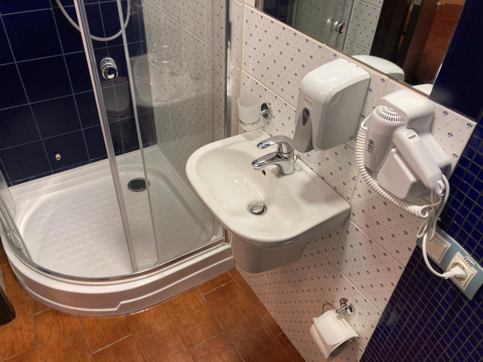 Bathroom, Міні-готель Тремпель, Kharkivs'ka