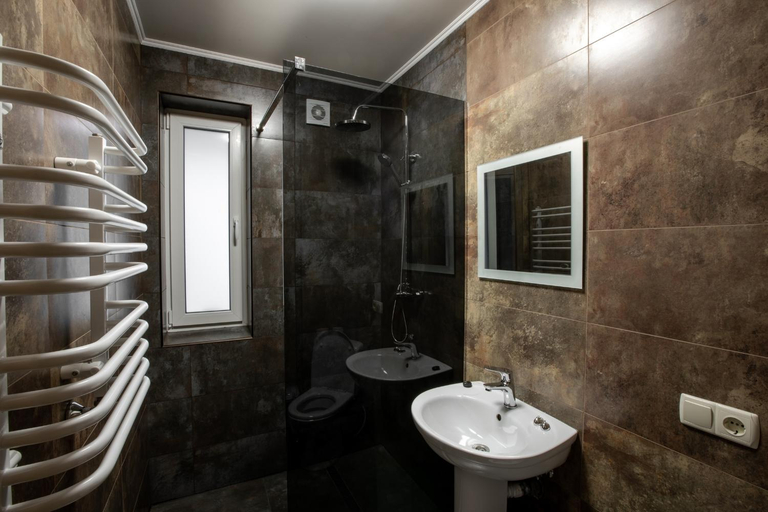 Bathroom 4, Маия, Nadvirnians'kyi