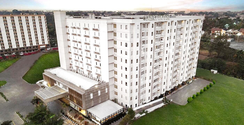 Exterior & Views 8