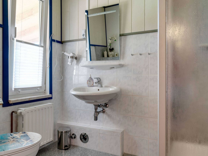 Bathroom 4, Spacious Holiday Home in Wienrode near Braunlage Ski Area, Harz