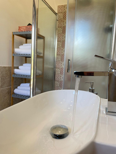 Bathroom, camere Castiglione, Trapani