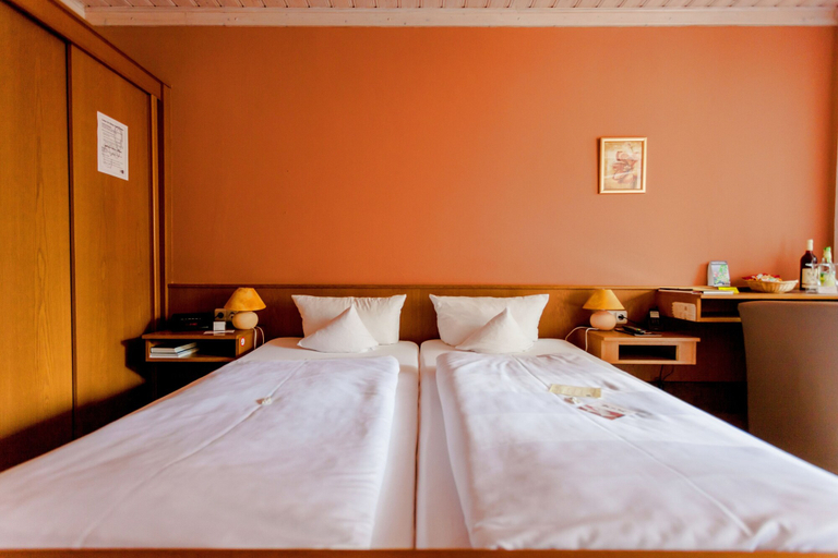 Bedroom 4, Landhotel Zum Böhm, Roth