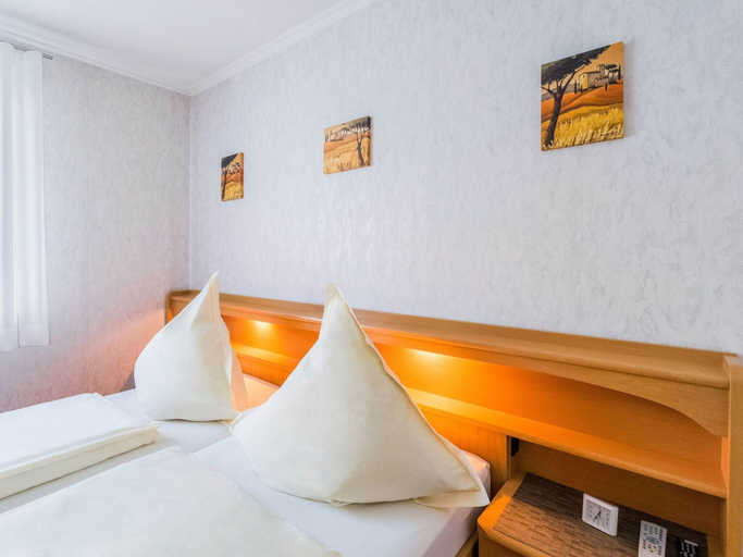 Bedroom 5, Ruhiges Apartment in Schwalefeld mit Garten, Waldeck-Frankenberg