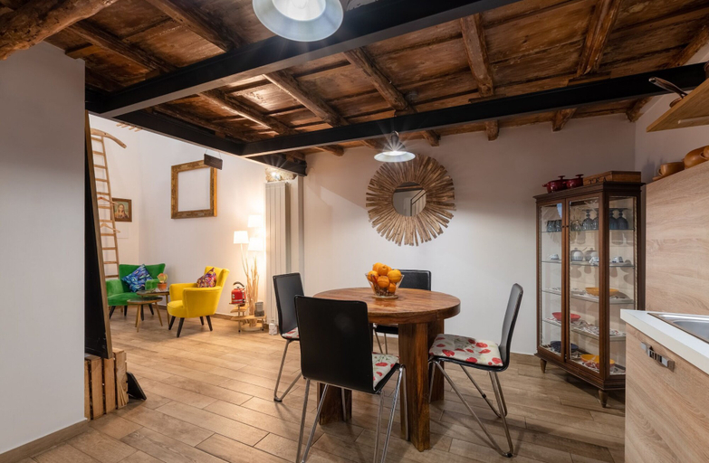 Dining, City Center Apartment - Sleeps 2 - Pet Friendly, Palermo