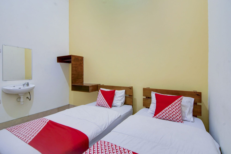 Bedroom 3, OYO 2264 Hotel Penginapan Citra Syariah, Bukittinggi