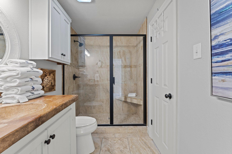 Bathroom 3, Lime In The Coconut, Baldwin