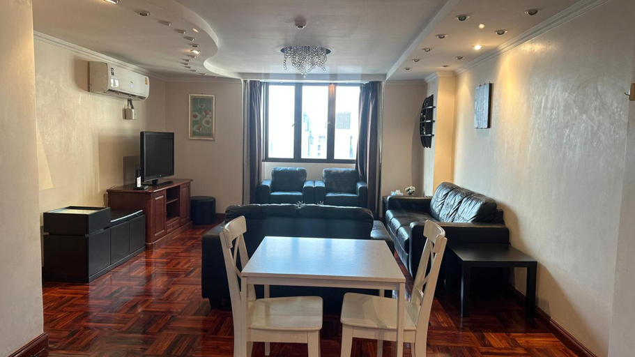 Dining Room 17