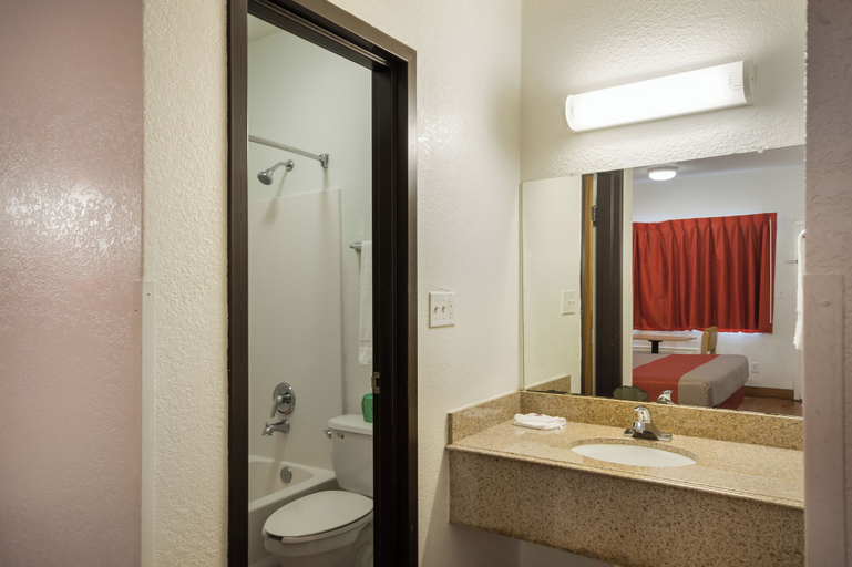 Bathroom 4, Americas Best Value Inn & Suites Humble, Houston