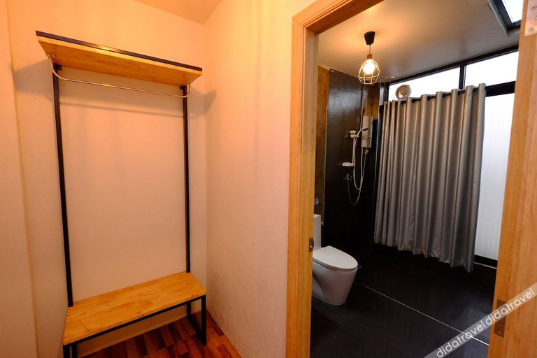 Bathroom 3, N&C Resort, Phang Khon