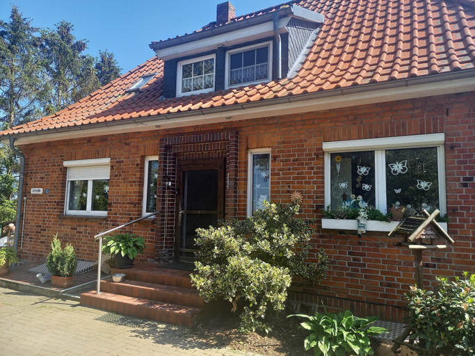 Exterior & Views, Schone Zweizimmer-ferienwohnung mit Pool im Garten, Nordwestmecklenburg