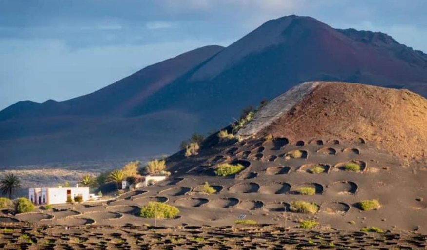 Others 5, LANZAROTE Casa Volcanica-Anclada sobre la lava del volcan, Las Palmas