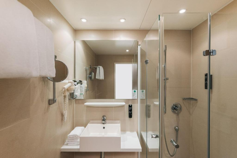 Bathroom 11