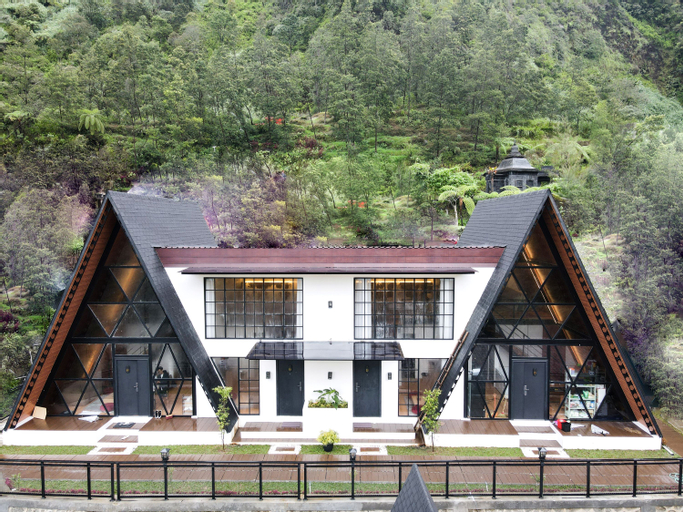 The Sikarim Waterfall View Villa, Wonosobo