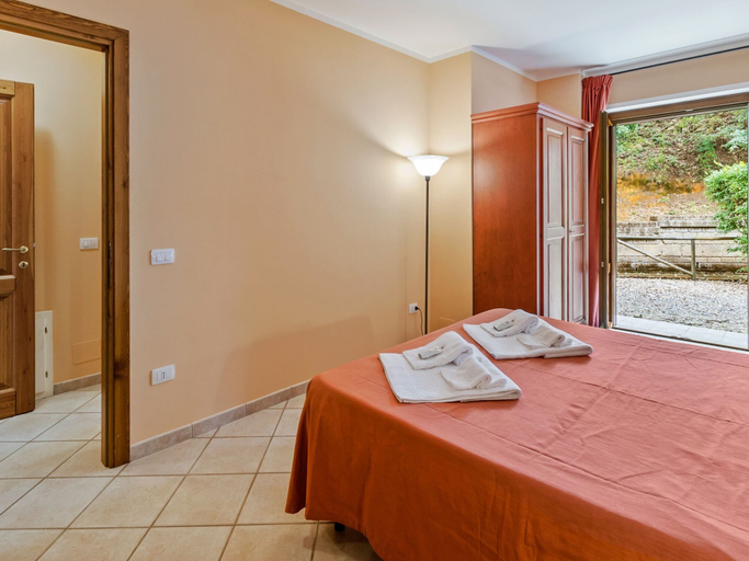 Bedroom 3, Spa Apartment With Garden, Grosseto