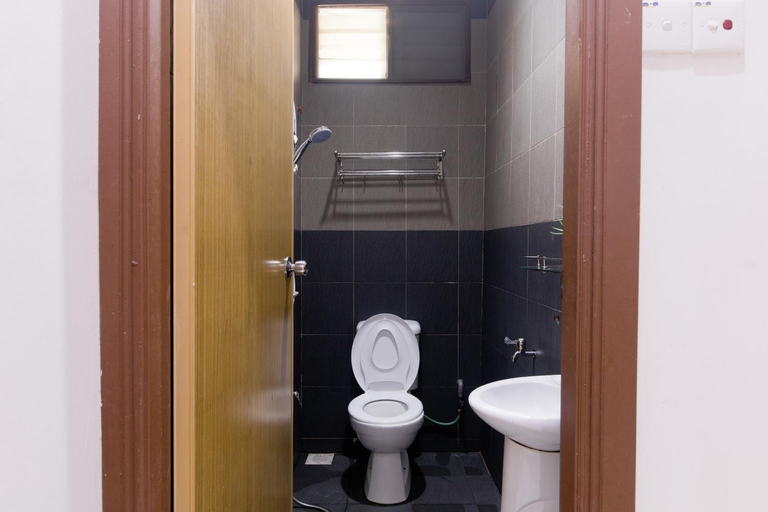 Bathroom 3, Villa Sri Mayang, Kuala Terengganu