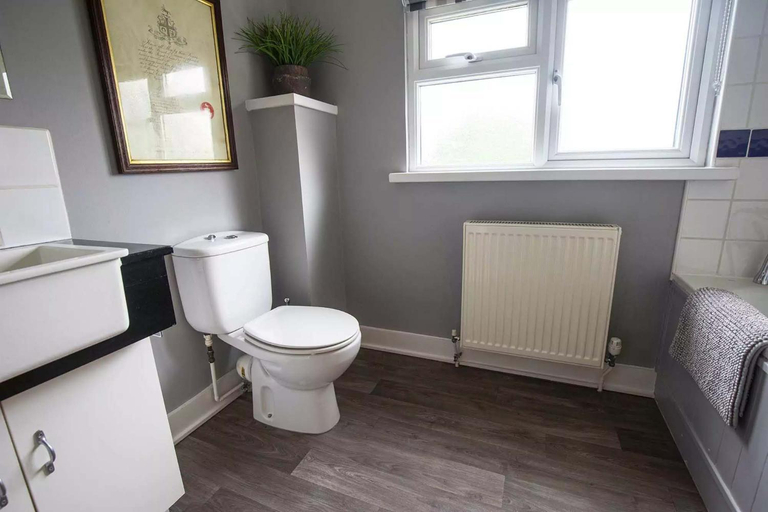 Bathroom, Seal Bay Resort, West Sussex
