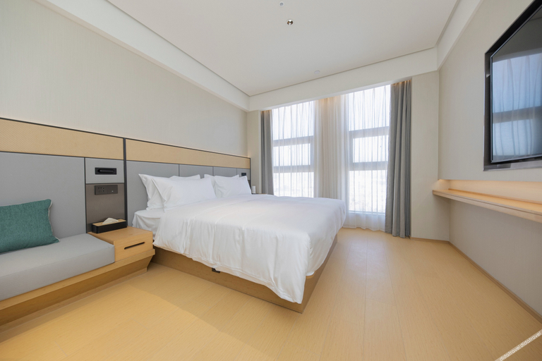 Bedroom 2, Ji Hotel Zhaoyuan Wenquan Road, Yantai
