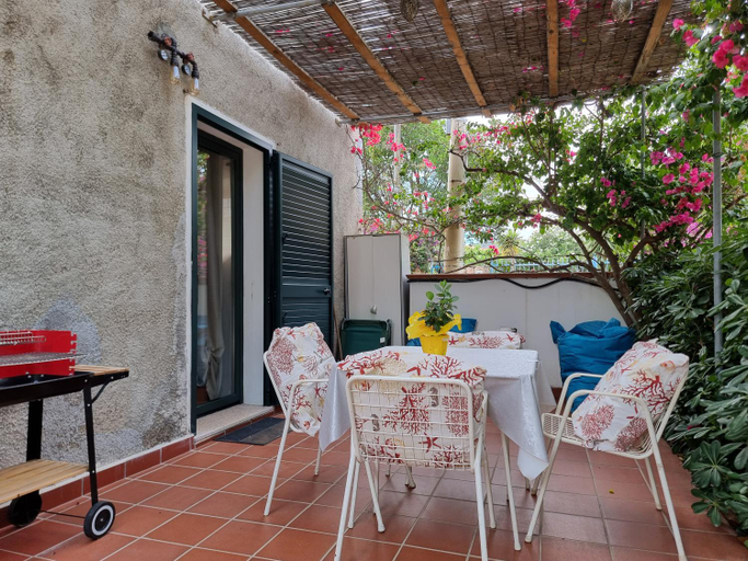Others 2, Residenze di Via Magnolie, Nuoro