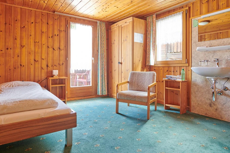 Bedroom 4, Hotel Weisshorn, Visp
