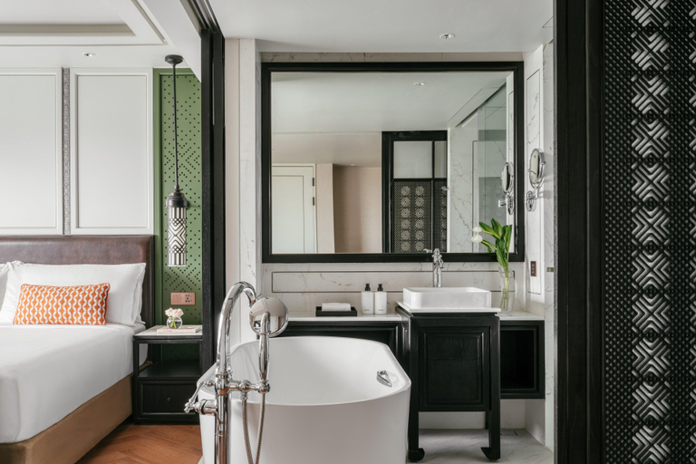 Bathroom 14