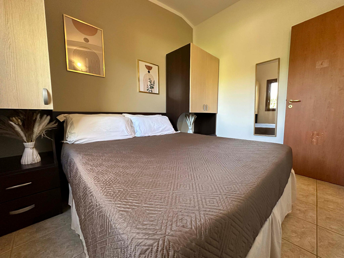 Bedroom 3, Holiday Apartment orchidea with swimming pool and private beach, Foggia
