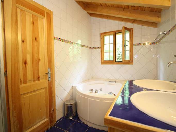 Bathroom 3, Chalet in Rhone Valley near Ski Lift, Hérens