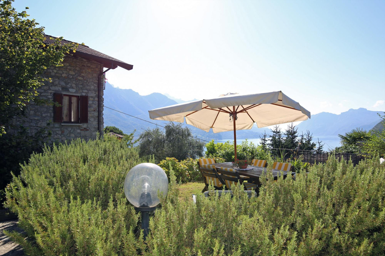 Room 5, Ca del Doss con Giardino by Wonderful Italy, Como