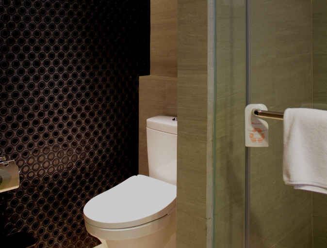 Bathroom 12