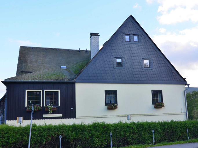 Exterior & Views, Classy Holiday Home in Deutschneudorf near Glockenwanderweg, Erzgebirgskreis