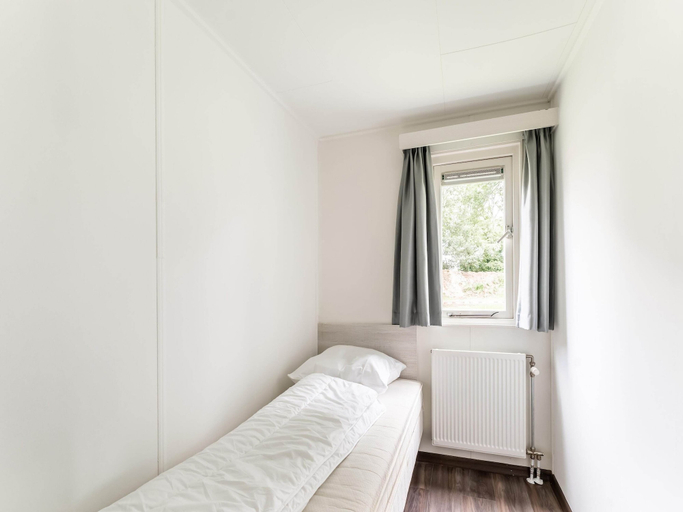 Room 5, Cosy Holiday Home Near Den Ham With Garden, Twenterand