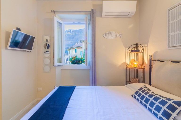 Bedroom 4, La Casa di Cora in Perledo, Lecco