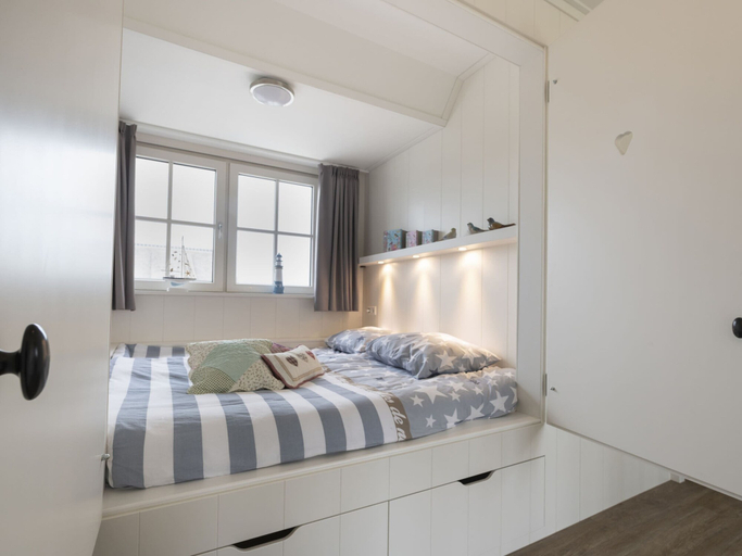Bedroom 3, Friesland Villa w/ Sauna, Lemsterland