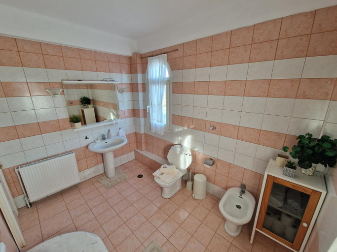 Bathroom 5, Villa Olive, Central Macedonia