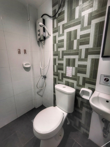 Bathroom 5, S and M Hotel - Mandaue, Mandaue City