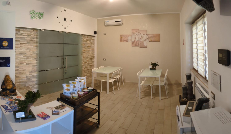 Food & Drinks 3, Bonsai Bed & Breakfast, Rome