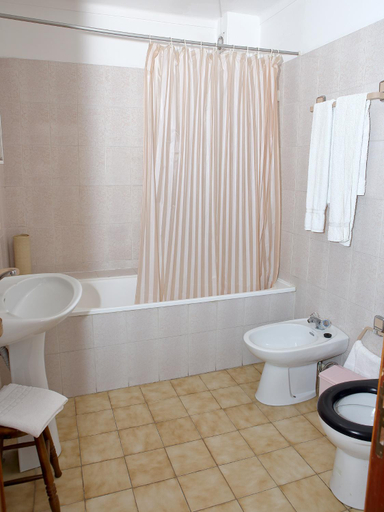 Bathroom 2, Residencial Albergaria, Paredes de Coura