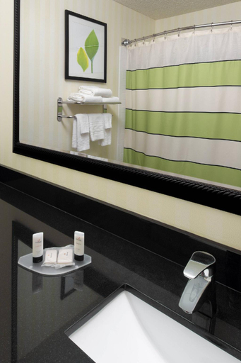 Bathroom 4, Fairfield Inn By Marriott Kennewick, Benton