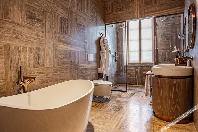 Bathroom 4, イニアラ ヴァレッタ