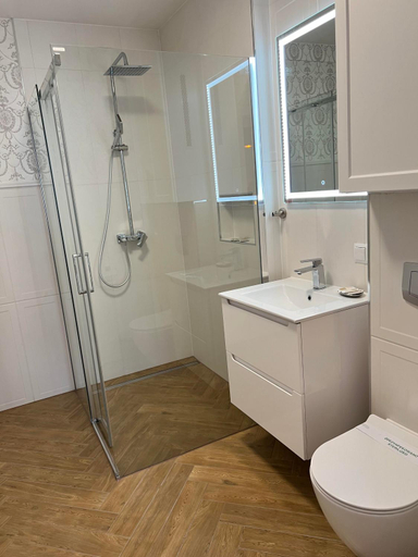 Bathroom 3, Apartamenty pod Debami, Bielsko-Biała