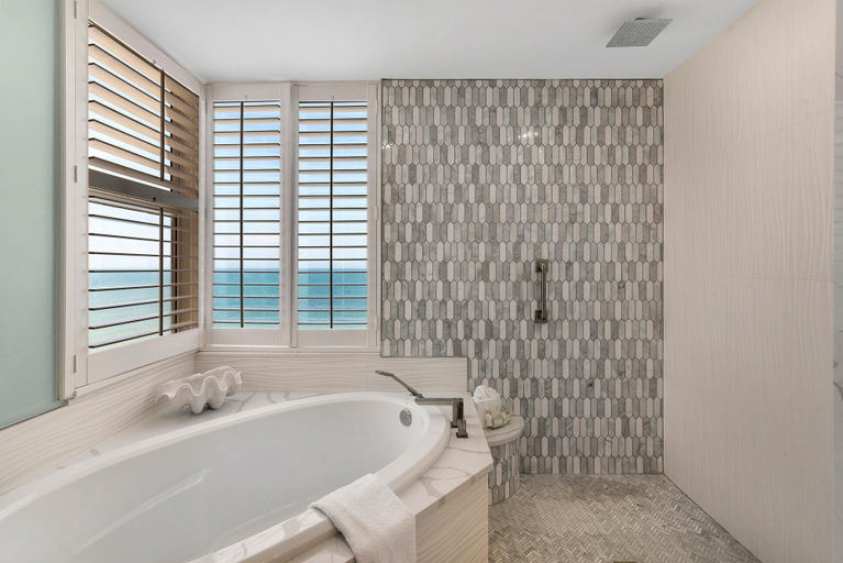 Bathroom 4, Beach Colony West 12B, Escambia