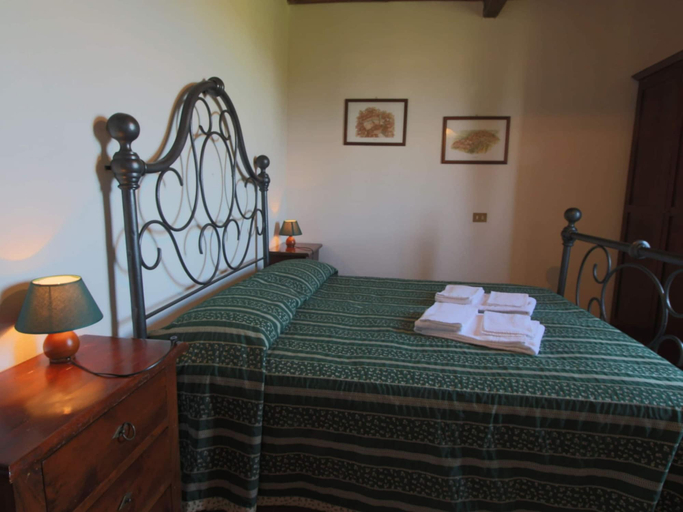 Bedroom 2, Spacious Tuscan Farmhouse, Siena