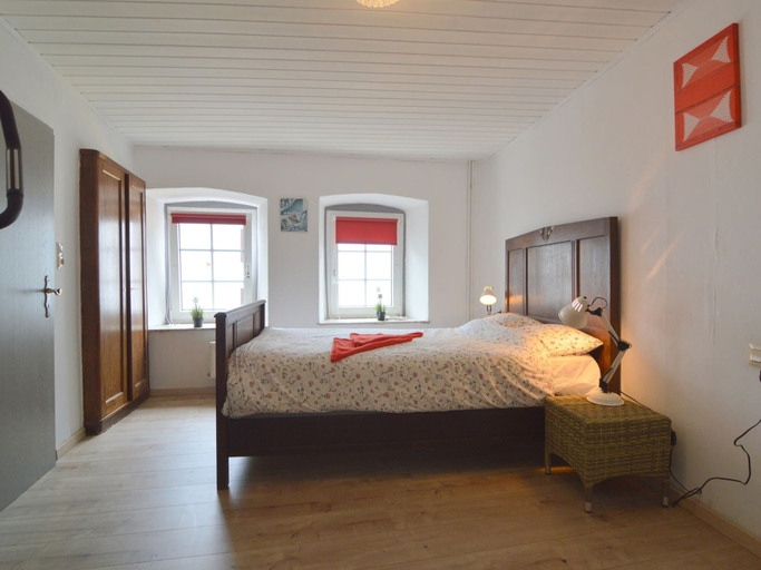 Bedroom 2, Very comfortable house with bathrooms and a garden, Vulkaneifel